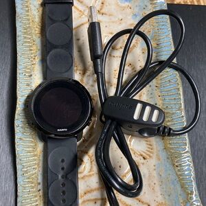 Suunto Fitness 3 smart watch, black with black silicone strap, plus cable